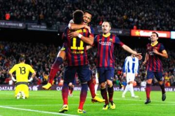 Barcelona-Espanyol. 1-0. Alexis celebra el primer gol con Neymar.
