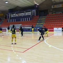 El Jaén anuncia seis positivos y pide aplazar sus partidos