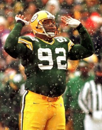 Defensive End. Jugó entre 1985 y 2000 en Philadelphia Eagles, Greenbay Packers y Carolina Panters. Ganó la Super Bowl de 1997 con los Packers y fue seleccionado 13 veces para la Pro Bowl. Tanto Philadelphia como Greenbay retiraron su dorsal, el número 92.