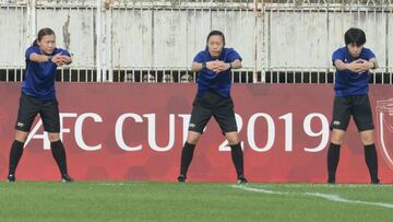 Tr&iacute;o arbitral femenino.