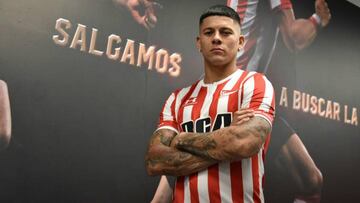 Marcos Rojo fue grabado rompiendo la cuarentena para jugar al paddle con amigos