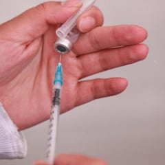 Vacunación Medellín: por qué se reactivó la aplicación de refuerzos de la vacuna y qué implica