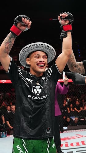 ‘Lazy Boy’ aparece dando clases debajo de un puente en Tacuba