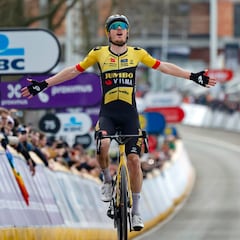 Van Baarle remata el dominio del Jumbo en la Omloop