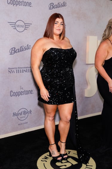  Michaela McGrady posa en la alfombra roja de la gala de Sports Illustrated Swimsuit celebrada en la ciudad de Nueva York. 