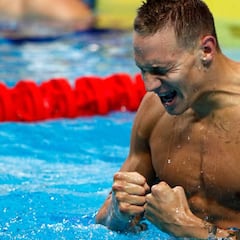 Dressel gana tres oros en un día, lleva seis y se acerca a Phelps