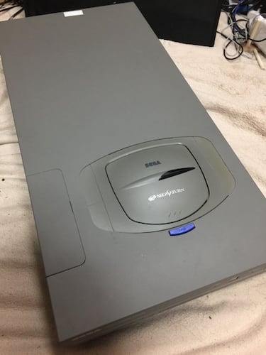 Sale a la luz un kit de desarrollo inédito de Sega Saturn de gran tamaño