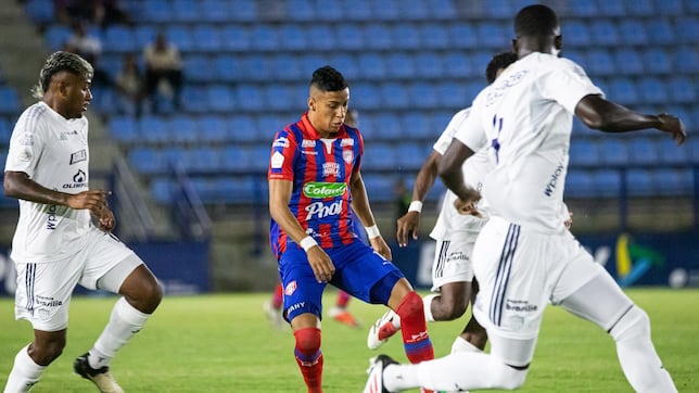 Junior resiste todo el clásico con 10 para llevarse un punto