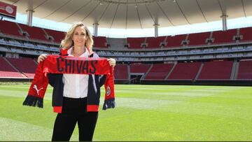 Nelly Sim&oacute;n, gerente deportiva de Chivas Femenil.