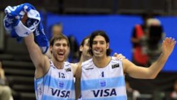 Andr&eacute;s Nocioni y Luis Scola.