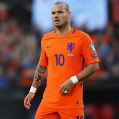 Las redes se ceban con el brutal cambio físico de Sneijder: su última imagen es tremenda