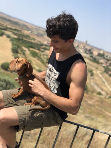Márquez zanja el lío en redes de
"los perrillos" y la "vuelta": "Hay mucho aburrido por Twitter"