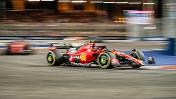 Sainz, con el Ferrari en Singapur.
