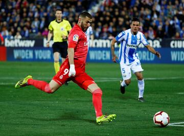 1-1. Karim Benzema marcó el gol del empate.e.