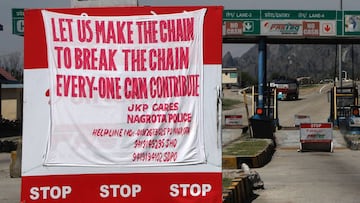 Jammu (India), 11/04/2020.- A view of a deserted toll plaza at Jammu-Srinagar national highway during the coronavirus emergency lockdown in Jammu, India, 11 April 2020. India is under a nationwide lockdown to stem the widespread of the SARS-CoV-2 coronavi