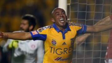 El uruguayo Egidio Ar&eacute;valo celebrando el gol con el que Tigres clasific&oacute; a la final de la Copa Libertadores.