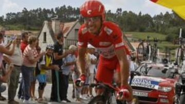<b>BRAVO. </b>Purito Rodríguez, en pleno esfuerzo en la ascensión al Monte Castrove, el puerto de tercera que se coronaba a 15 kilómetros de la meta.