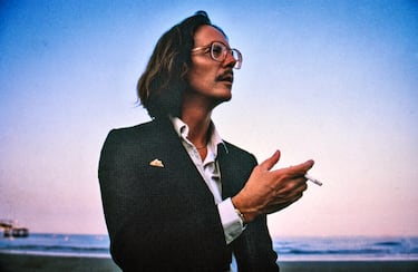 "Por un trabajo influyente que con ingenio lingüístico ha explorado la periferia y la especificidad de la experiencia humana". 