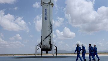 Blue Origin presentó a los seis miembros de su próximo lanzamiento al espacio, incluida la primera mujer nacida en México. Aquí todos los detalles.