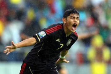 Fue el pulmón del equipo campeón Sub 17 en 2011. Su control del centro del campo y buen golpeo de pelota lo llevaron a ganar el Balón de Plata de aquel Mundial, como el segundo mejor jugador del torneo. En la Semifinal ante Alemania anotó un gol olímpico que inspiró la remontada de 2-3 para acceder al partido definitivo. 