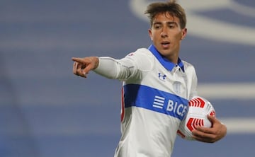 Diego Valencia ha anotado 11 goles en 39 partidos, jugando por Universidad Católica este año. Además, suma un duelo en la Roja.