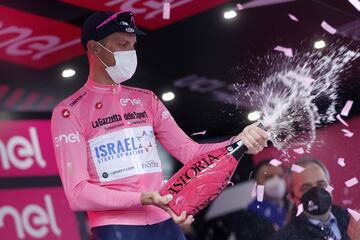  De Marchi se enfundó la maglia rosa 