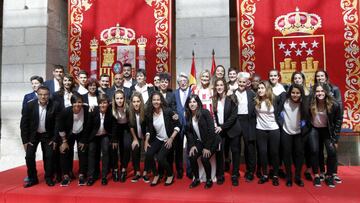 24/05/17 EL EQUIPO ATLETICO DE MADRID FEMENINO DE FUTBOL VISITA LA COMUNIDAD DE MADRID CON ENRIQUE CEREZO Y CRISTINA CIFUENTES