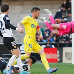 El Cádiz se acostumbra a sumar