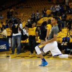 Curry, duda para el 'Game 3': sigue con dolores fuertes