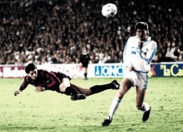 Marco Van Basten era el goleador del temible tridente holandés del Milan que formaba junto a Ruud Gullit y Frank Rijkaard. 3 Balones de Oro y 2 botas de oro dan muestra de su talento goleador.