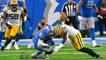 While the Lions and Packers suit up for Sunday’s showdown, we take a look at the game’s predictions and who the favorite is