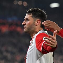 Santiago Giménez termina con sequía goleadora
