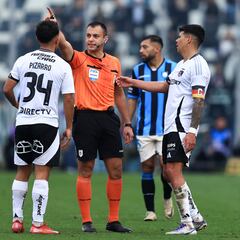 Los hinchas de Colo Colo le hicieron pasar un duro momento y él respondió así: tensión al máximo