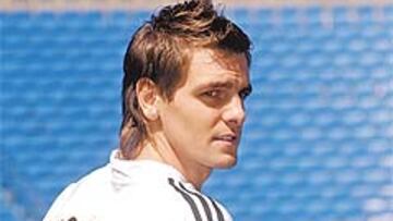 <b>24 HORAS DESPUÉS.</b> Pasadas ya 48 horas de la presentación de Jonathan Woodgate, aún son muchos los interrogantes de un jugador que está llamado a ser en un futuro inmediato uno de los grandes defensas de Europa y del mundo. Hoy en AS desvelamos uno de los grandes enigmas que trae consigo el central británico.