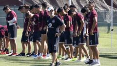 Salas confirmó ausencia de Paredes y esperará a Valdivia