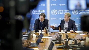 El director de los Comit&eacute;s de Emergencia de la Organizaci&oacute;n Mundial de la Salud (OMS), David Heymann (izquierda), y el director ejecutivo de Emergencias de Salud de la Organizaci&oacute;n Mundial de la Salud, Bruce Aylward. 