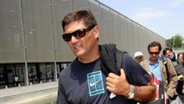 "Ante Federer, Rafael lleva la iniciativa táctica"