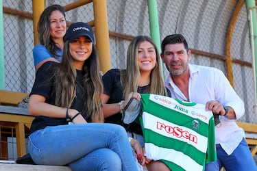 “No estoy pendiente de lo que diga el hincha; saqué al club del potrero, no había ni camisetas”