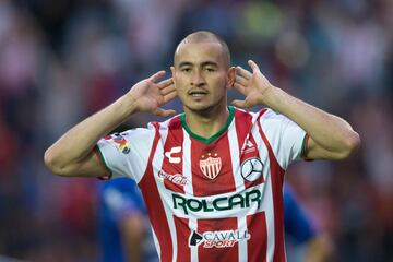 Carlos González, transferencia a Pumas