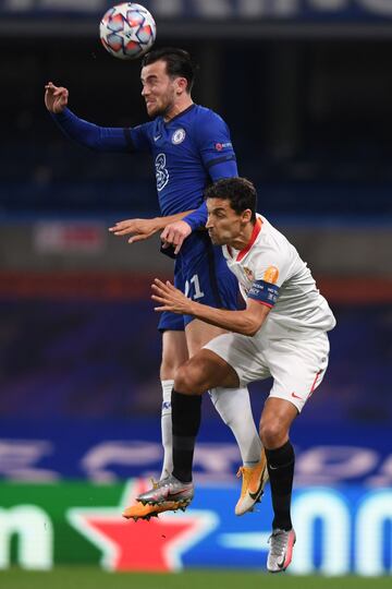 Ben Chilwell y Jesús Navas.