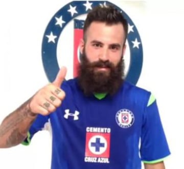 Marc Crosas (España). Juega para el Cruz Azul de México.