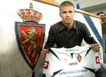 2006. Presentación de Gerard Piqué con el Real Zaragoza.