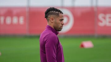 Mariano Díaz durante un entrenamiento con el Sevilla.