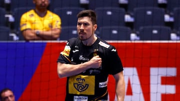 Handball - IHF Handball World Championships 2025 - Preliminary Round - Group F - Sweden v Spain - Unity Arena, Oslo, Norway - January 20, 2025 Spain's Alex Dovichebaeva reacts after the match REUTERS/Susana Vera