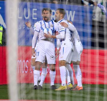 Juan Muñoz estrenó el marcador del Leganés-Mirandés con un gol de bandera. Jugada individual para enmarcar. Se marcha de Álex Martín cuando le encima, desborda a Barbu y define por bajo ante Alfonso Herrero.