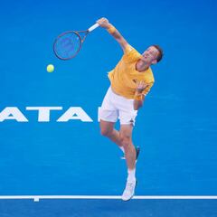 Lehecka despacha al primer cabeza de serie, Rublev