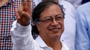 FILE PHOTO: Colombia's President Gustavo Petro gestures at the Simon Bolivar International Bridge as he attends the commercial reopening of the border, in Cucuta, Colombia September 26, 2022. REUTERS/Leonardo Fernandez Viloria/File Photo