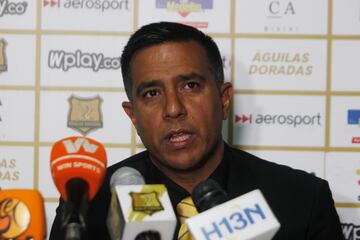 César Farías, nuevo entrenador de Águilas Doradas.