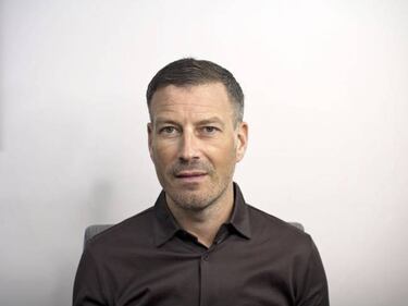 Clattenburg se somete a un trasplante de cabello: "Me sentía frustrado"