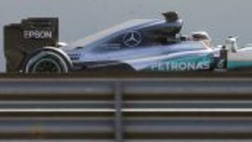 Lewis Hamilton (Mercedes) en Montmel&oacute; 
